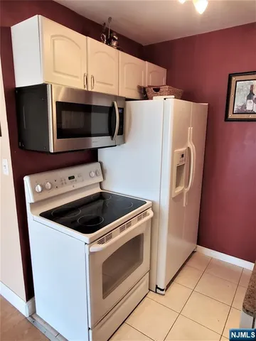 $249,900 | 245 Anderson Street, Unit 4G, Hackensack, NJ 07601