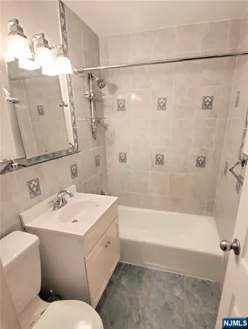 $249,900 | 245 Anderson Street, Unit 4G, Hackensack, NJ 07601