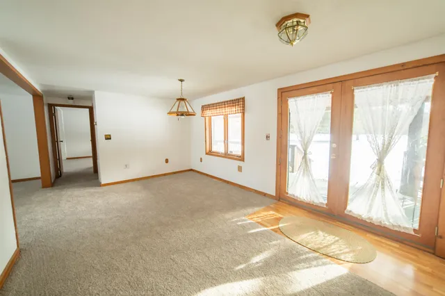 $400,000 | 2763 2nd, Oxford, WI 53952