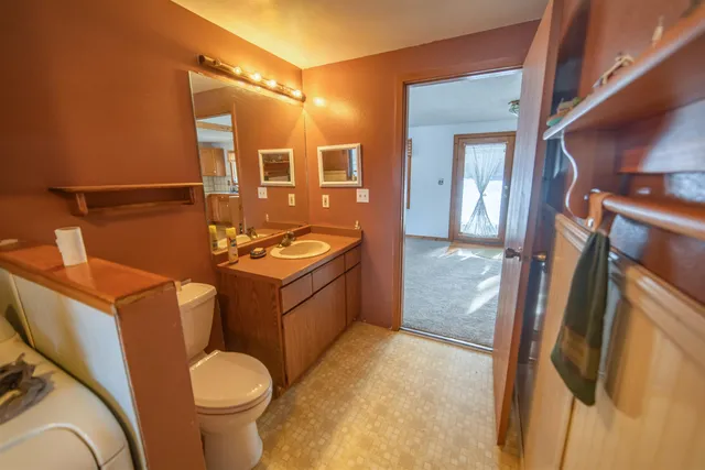 $400,000 | 2763 2nd, Oxford, WI 53952