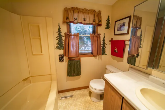 $400,000 | 2763 2nd, Oxford, WI 53952