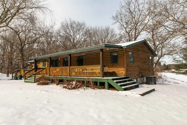 $400,000 | 2763 2nd, Oxford, WI 53952