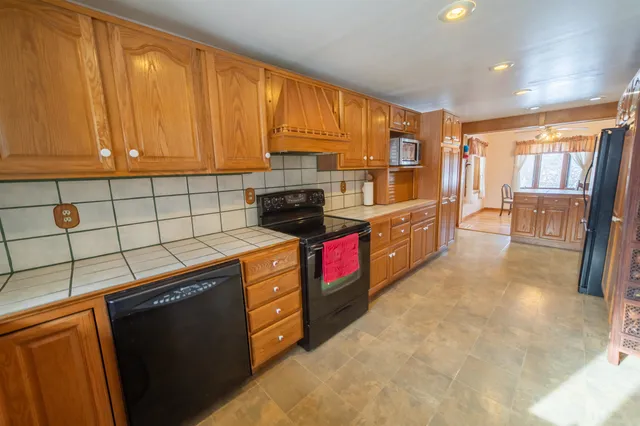 $400,000 | 2763 2nd, Oxford, WI 53952