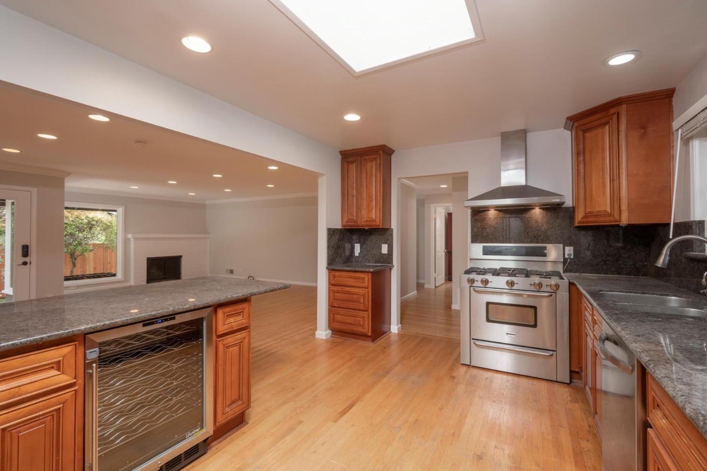 655 Barneson Avenue San Mateo, CA 94402 - Photo 10 of 25