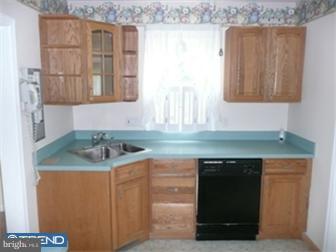 22 Woodview Road Malvern, PA 19355 - Photo 4 of 12 Kitchen