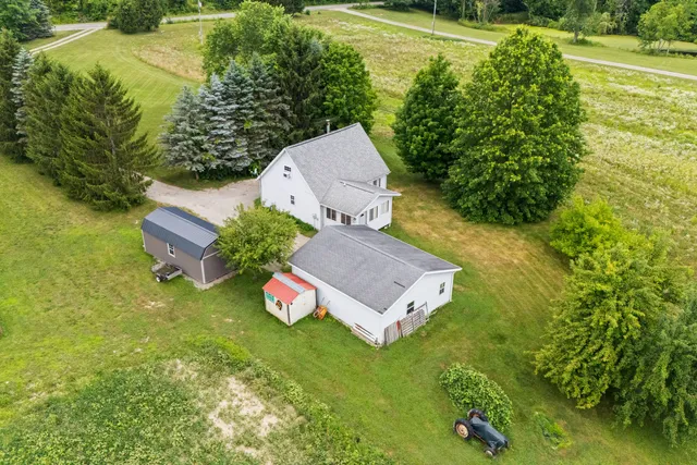 $435,000 | 19785 South Lakeside Road, New Buffalo, MI 49117