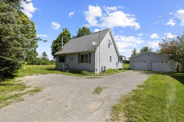 $435,000 | 19785 South Lakeside Road, New Buffalo, MI 49117