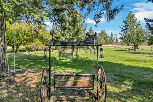 $1,150,000 | 42048 Wilcox Road, Hat Creek, CA 96040