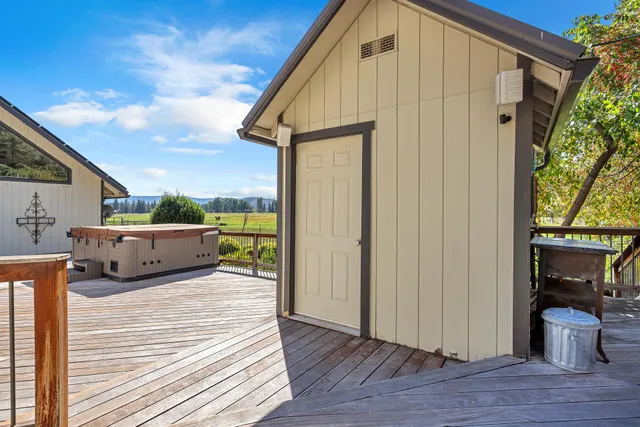 $1,150,000 | 42048 Wilcox Road, Hat Creek, CA 96040