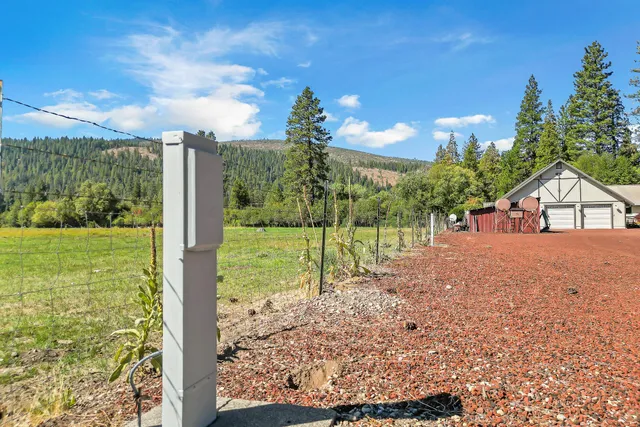 $1,150,000 | 42048 Wilcox Road, Hat Creek, CA 96040