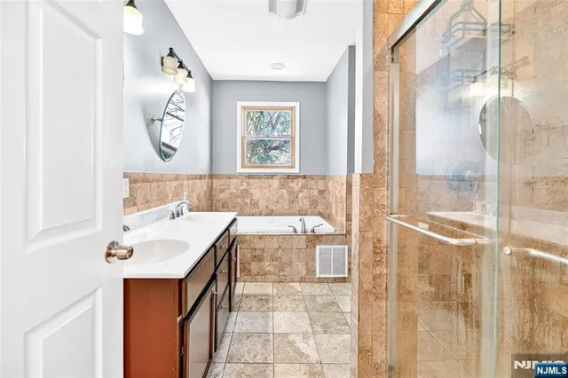 $4,400 | 499 Paramus Road, Paramus, NJ 07652