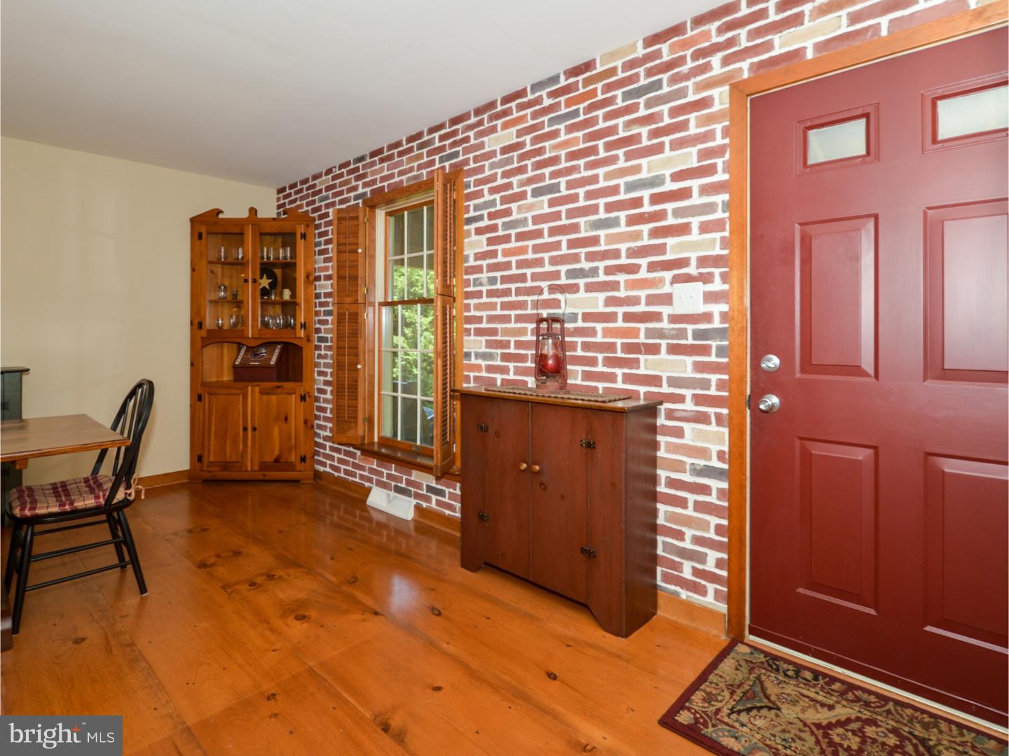 636 Griffiths Road Warrington, PA 18976 - Photo 3 of 25 Foyer