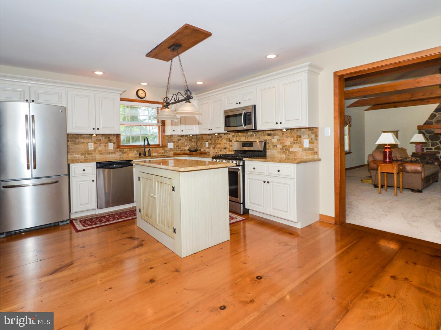 636 Griffiths Road Warrington, PA 18976 - Photo 4 of 25 Kitchen