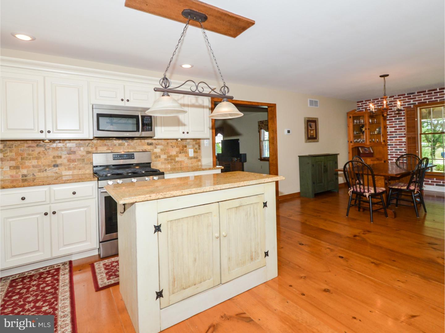 636 Griffiths Road Warrington, PA 18976 - Photo 5 of 25 Kitchen