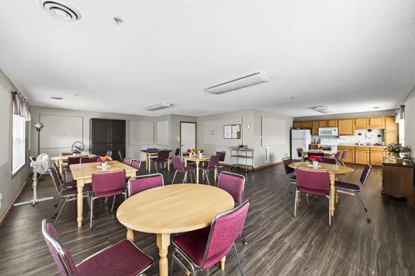 $185,000 | 2231 North Penn Place, Unit 120, North St. Paul, MN 55109