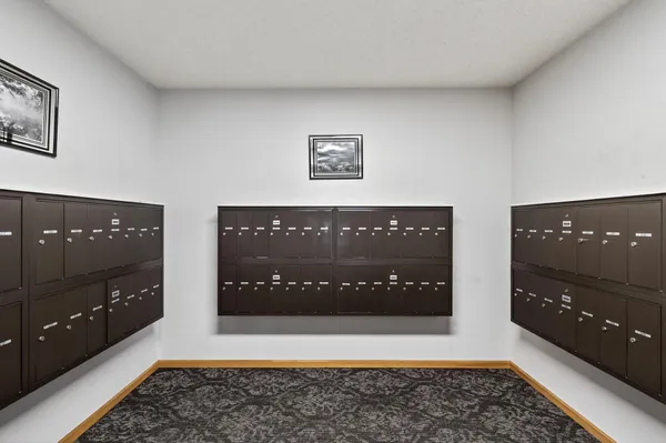 $185,000 | 2231 North Penn Place, Unit 120, North St. Paul, MN 55109