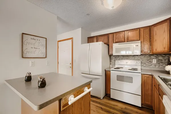 $185,000 | 2231 North Penn Place, Unit 120, North St. Paul, MN 55109