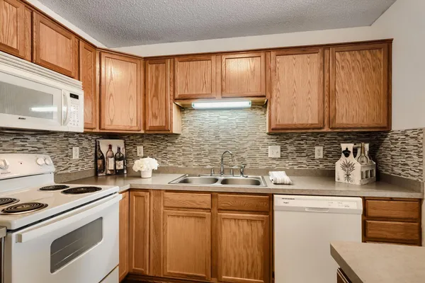 $185,000 | 2231 North Penn Place, Unit 120, North St. Paul, MN 55109