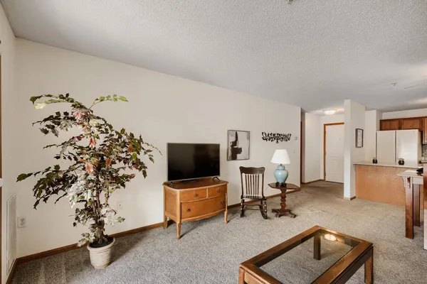 $185,000 | 2231 North Penn Place, Unit 120, North St. Paul, MN 55109