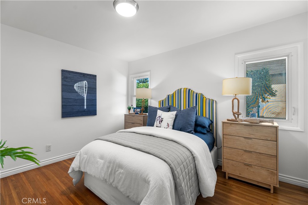 208 West Walnut Avenue El Segundo, CA 90245 - Photo 16 of 38 a bedroom with a bed and a dresser