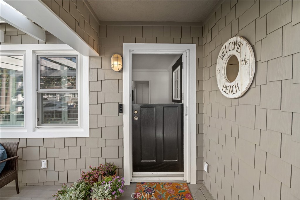 208 West Walnut Avenue El Segundo, CA 90245 - Photo 4 of 38 a bathroom with a toilet and a shower