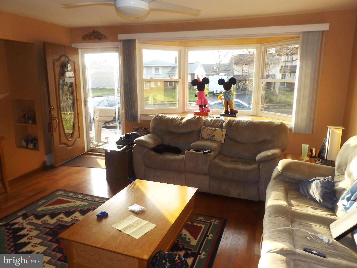 402 Goodwin Road Hatboro, PA 19040 - Photo 4 of 11 Gallery Image 4