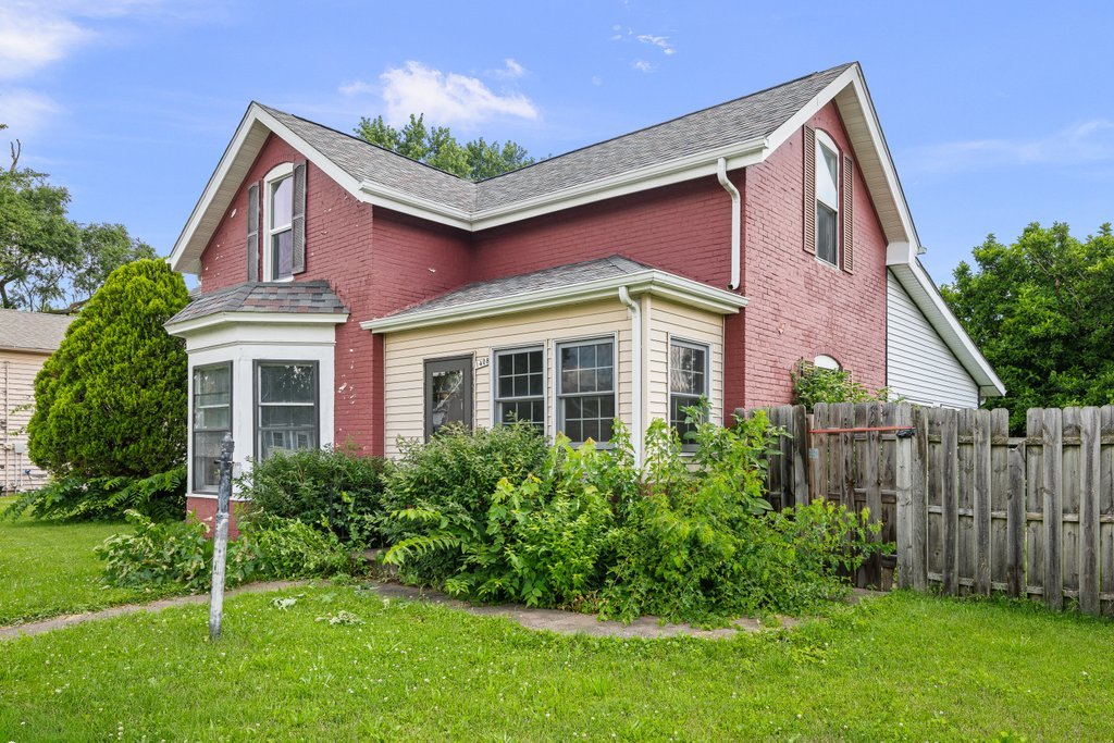 1408 13th Street Viola, IL 61486 - Photo 2 of 40