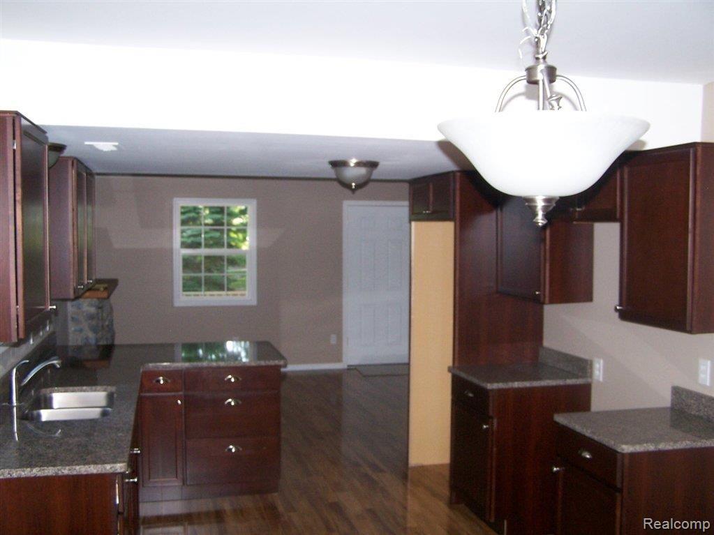 5200 Pelton Road Clarkston, MI 48346 - Photo 16 of 25 Kitchen.JPG