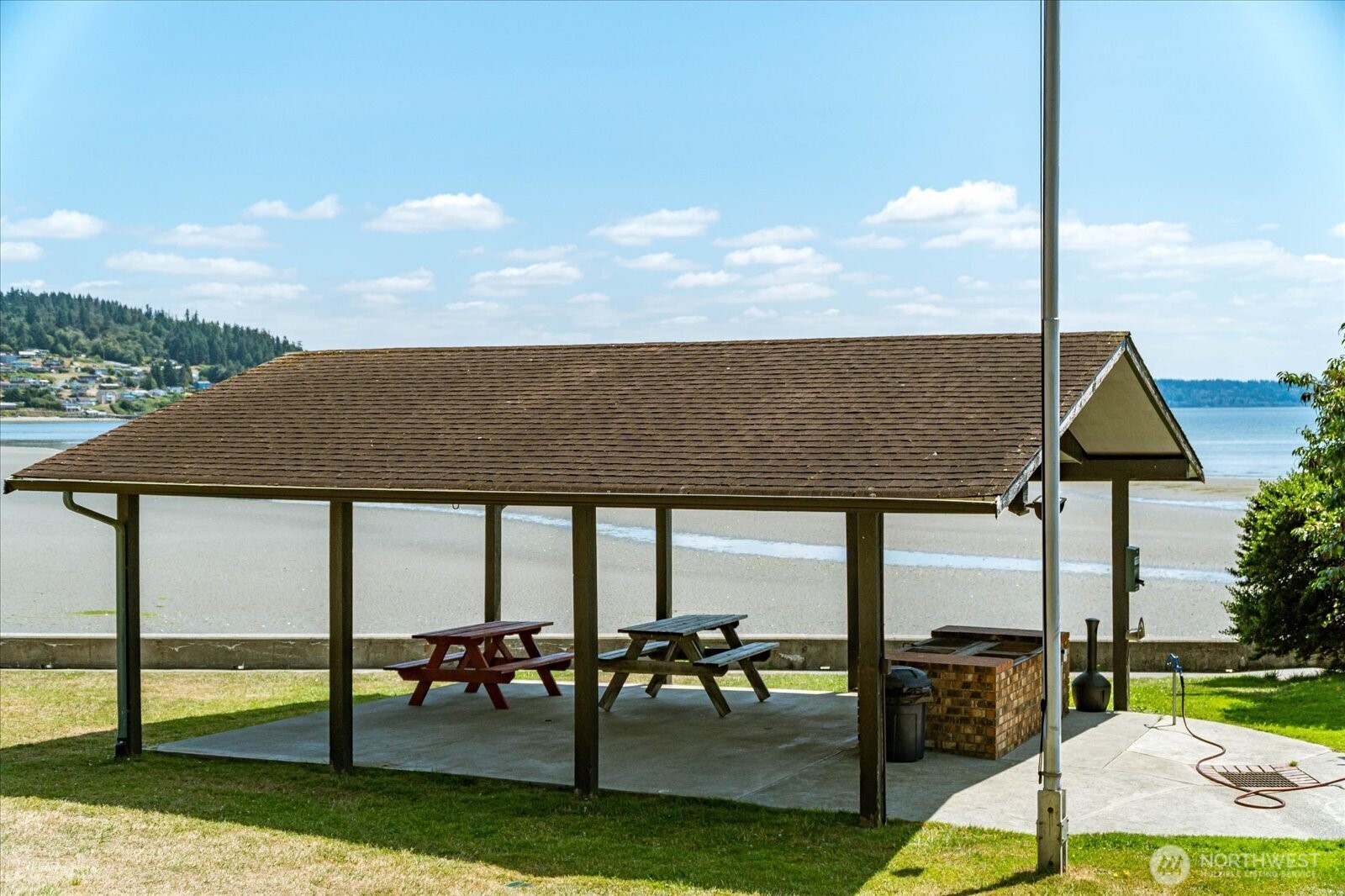 7882 Blakely Avenue Clinton, WA 98236 - Photo 24 of 30