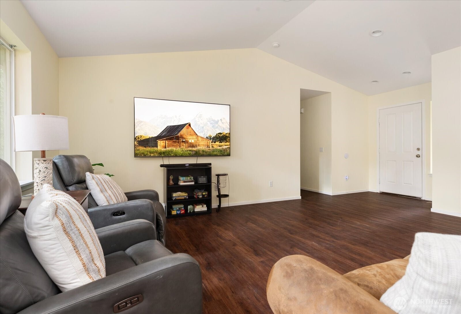 7882 Blakely Avenue Clinton, WA 98236 - Photo 4 of 30