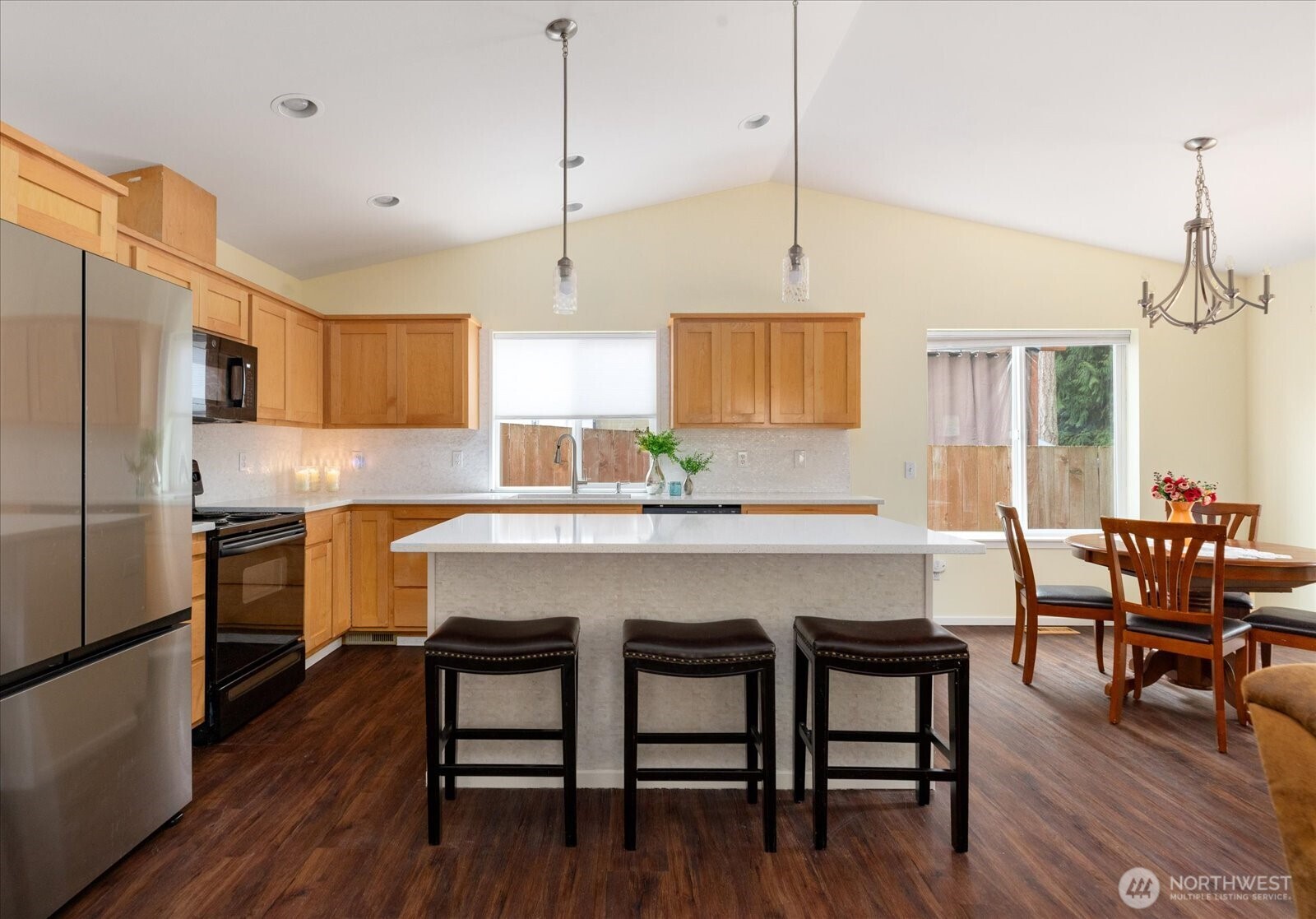 7882 Blakely Avenue Clinton, WA 98236 - Photo 5 of 30