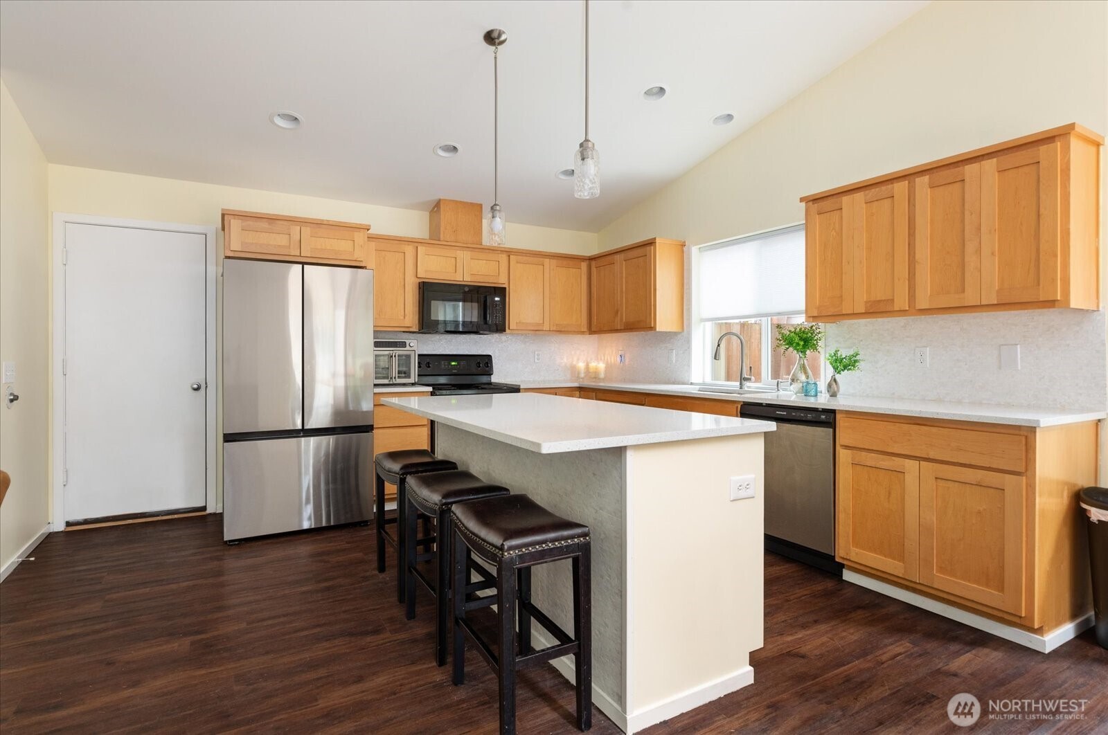 7882 Blakely Avenue Clinton, WA 98236 - Photo 8 of 30