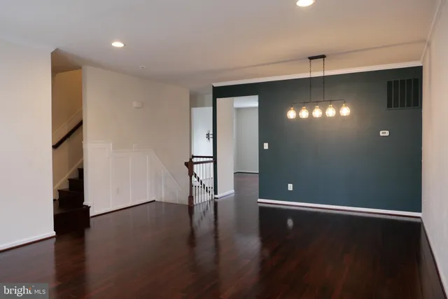 $3,300 | 25152 Sweet Myrtle Square, Aldie, VA 20105