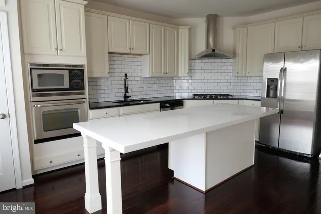 $3,300 | 25152 Sweet Myrtle Square, Aldie, VA 20105