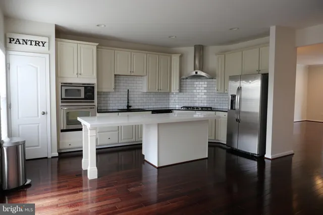 $3,300 | 25152 Sweet Myrtle Square, Aldie, VA 20105