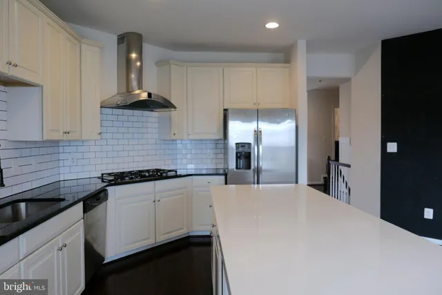 $3,300 | 25152 Sweet Myrtle Square, Aldie, VA 20105