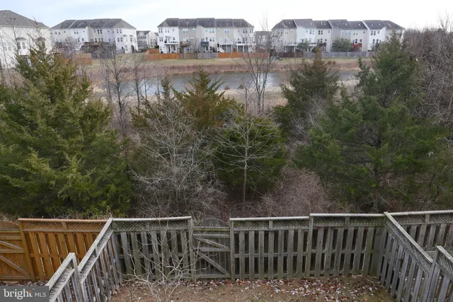 $3,300 | 25152 Sweet Myrtle Square, Aldie, VA 20105