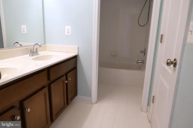 $3,300 | 25152 Sweet Myrtle Square, Aldie, VA 20105