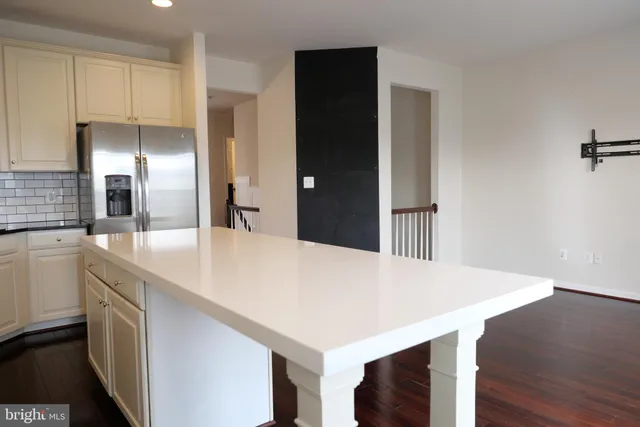 $3,300 | 25152 Sweet Myrtle Square, Aldie, VA 20105