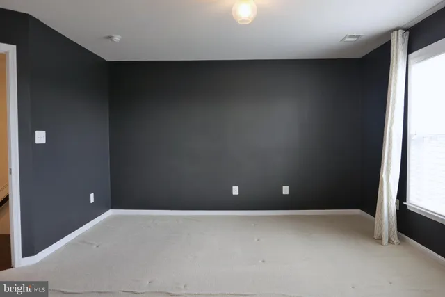 $3,300 | 25152 Sweet Myrtle Square, Aldie, VA 20105