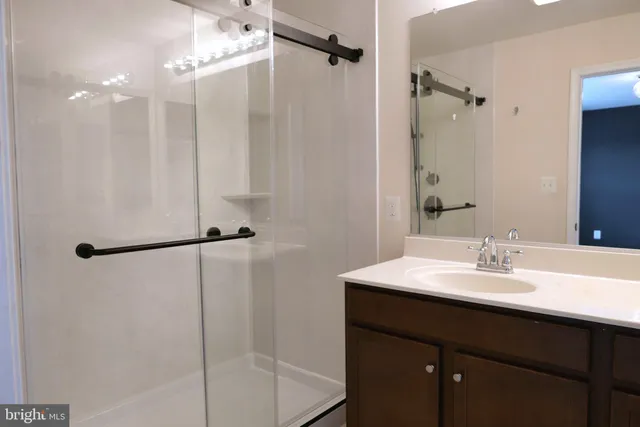 $3,300 | 25152 Sweet Myrtle Square, Aldie, VA 20105