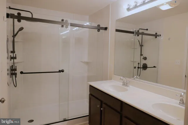 $3,300 | 25152 Sweet Myrtle Square, Aldie, VA 20105