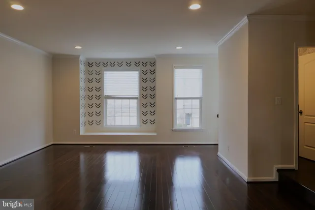 $3,300 | 25152 Sweet Myrtle Square, Aldie, VA 20105