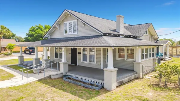 $365,000 | 311 South Central Avenue, Umatilla, FL 32784