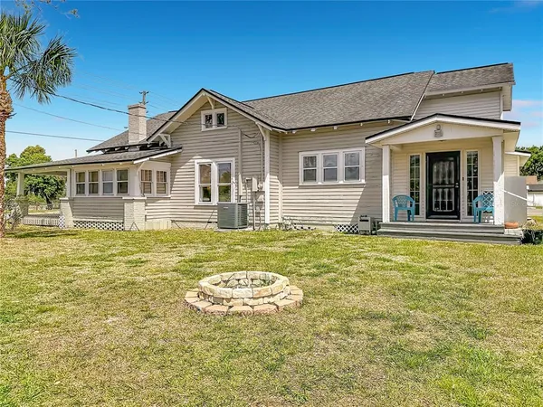 $365,000 | 311 South Central Avenue, Umatilla, FL 32784