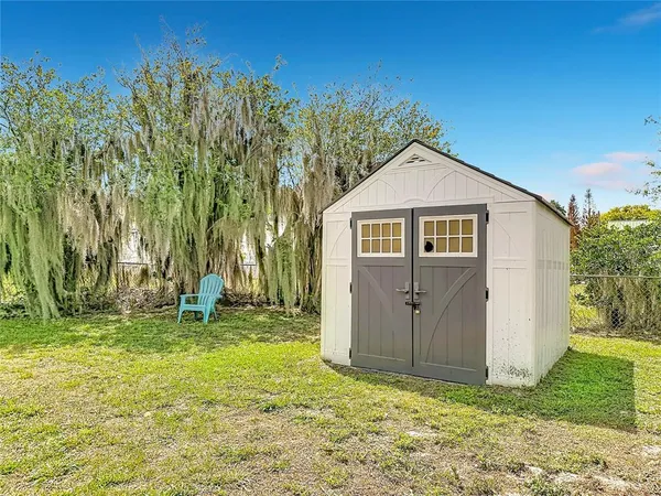 $365,000 | 311 South Central Avenue, Umatilla, FL 32784