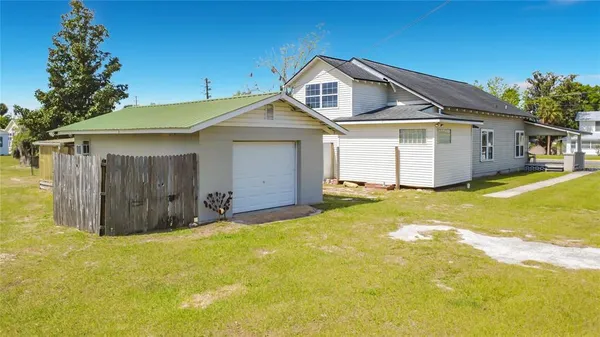 $365,000 | 311 South Central Avenue, Umatilla, FL 32784