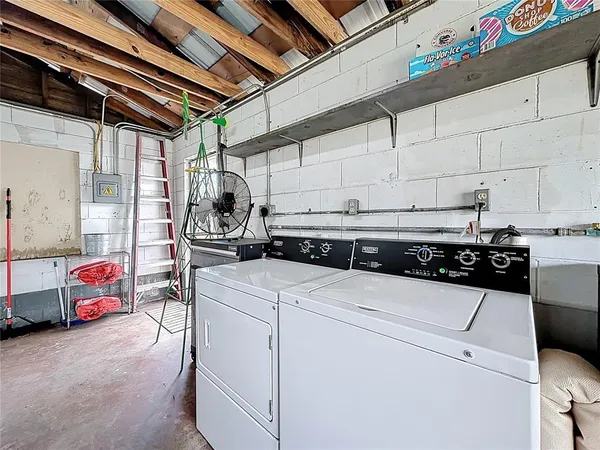 $365,000 | 311 South Central Avenue, Umatilla, FL 32784