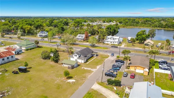 $365,000 | 311 South Central Avenue, Umatilla, FL 32784