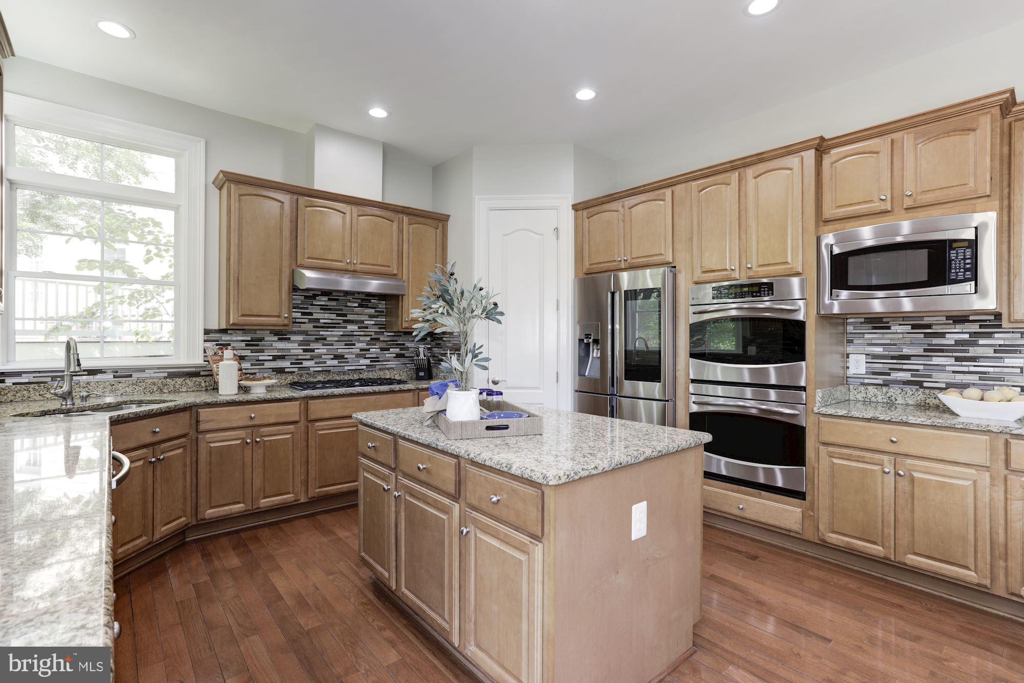 2196 Amber Meadows Drive Vienna, VA 22182 - Photo 16 of 43